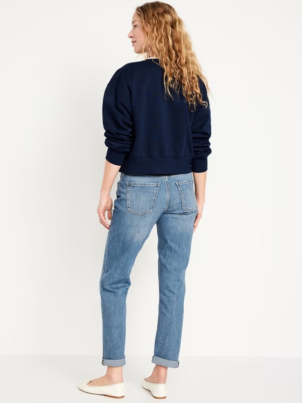 Old Navy Woman’s Mid-Rise Wow Boyfriend Straight Jeans - Medium Wash - Picture 3 of 12